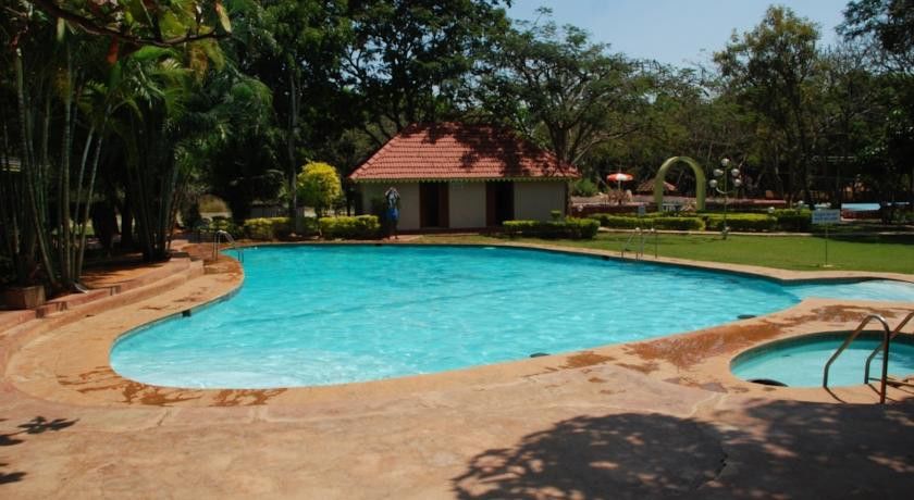 Gold Coins Club & Resort Kammasandra Exterior photo